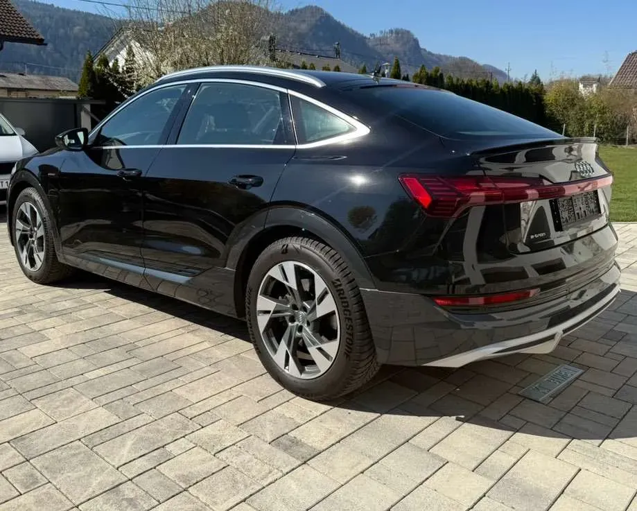 Audi E-Tron 2021 photo 2