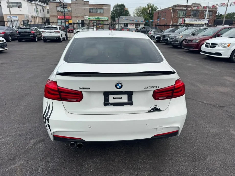 BMW 3 Series 2018 photo 5