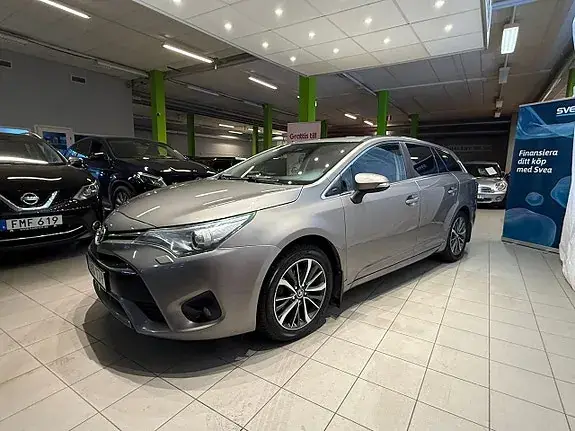 Toyota Avensis 2015 photo 2