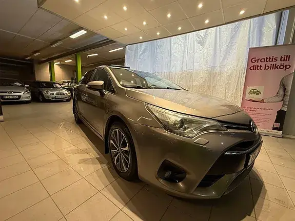 Toyota Avensis 2015 photo 3