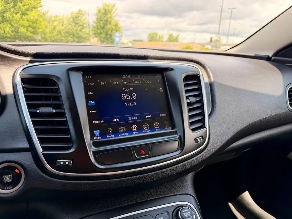 Chrysler 200 2015 photo 5