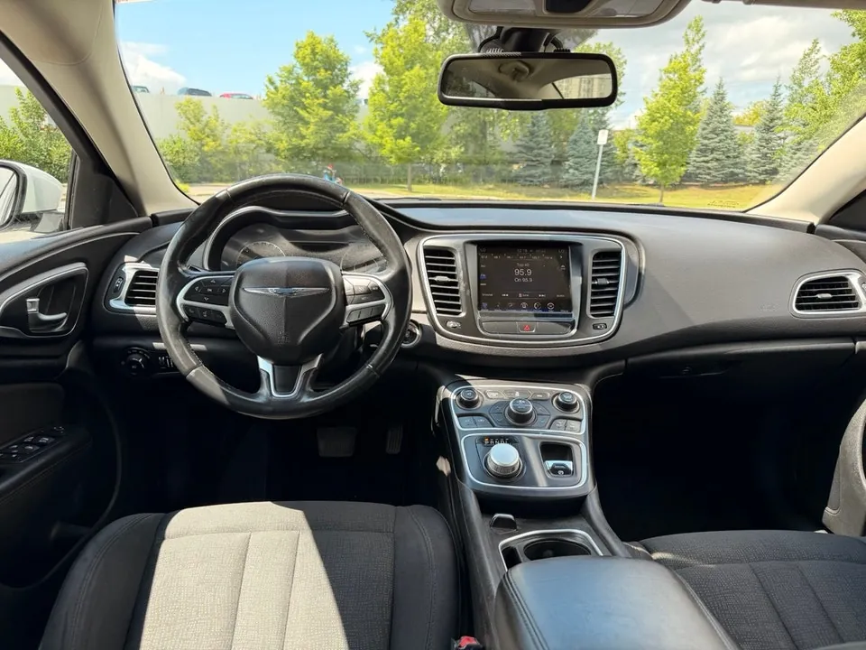 Chrysler 200 2015 photo 4
