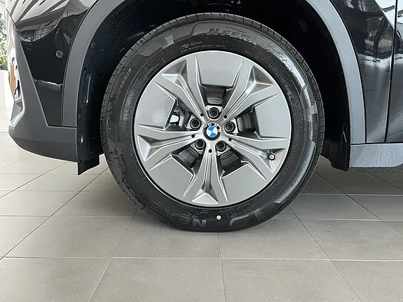 BMW Ix1 2026 photo 4