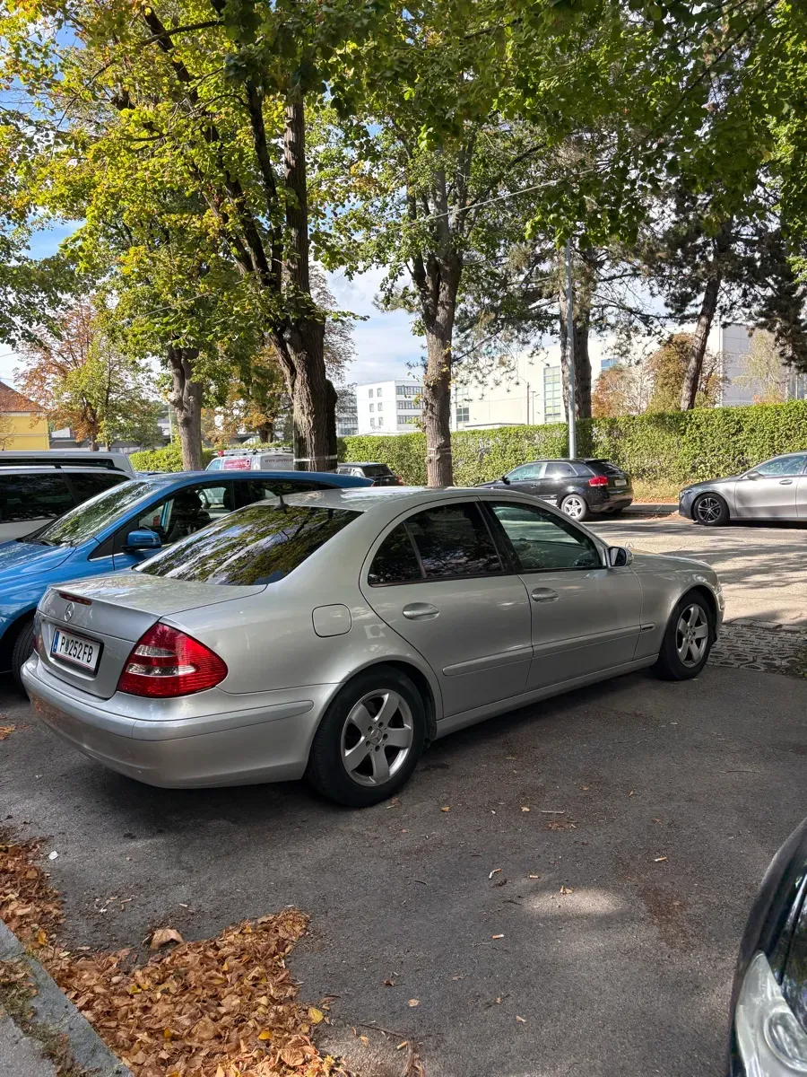 Mercedes-Benz Eklasse 2004 photo 3