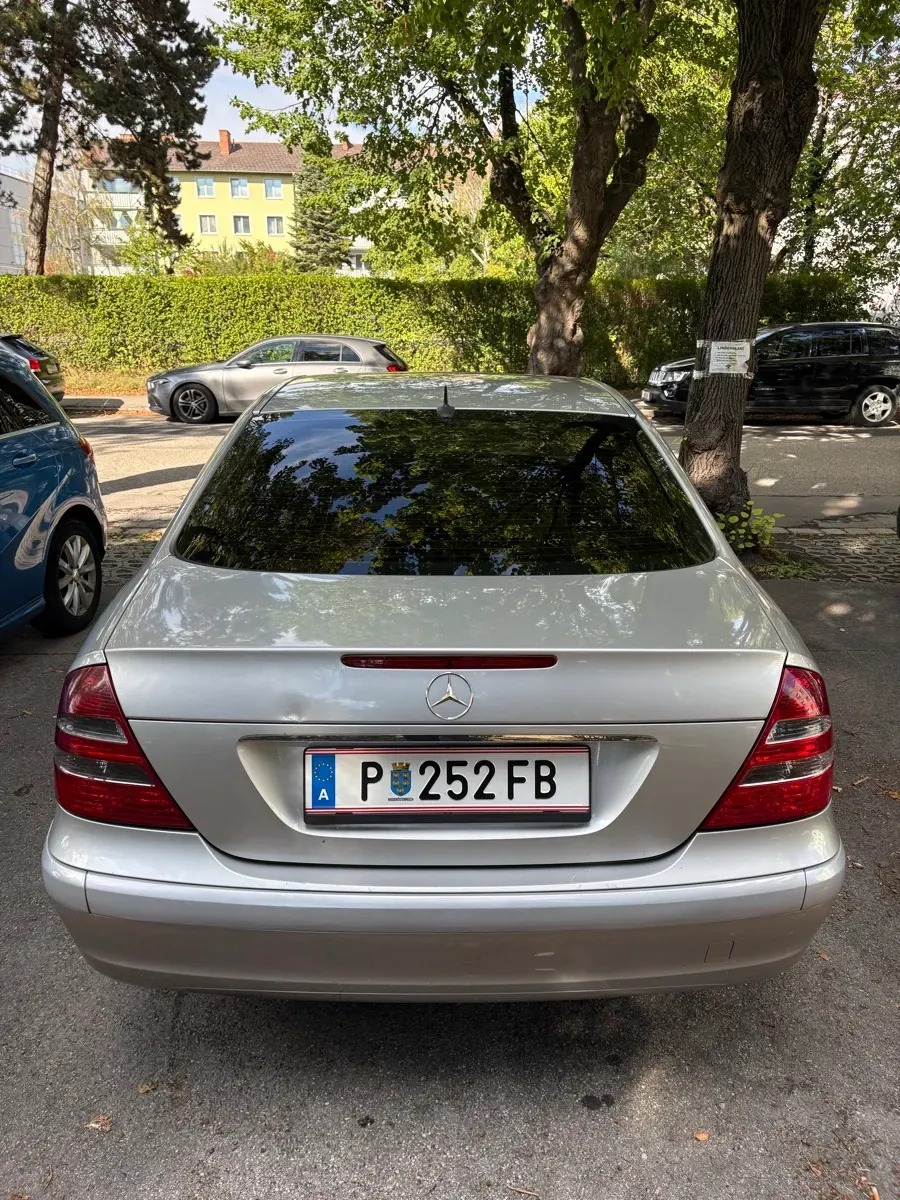Mercedes-Benz Eklasse 2004 photo 2