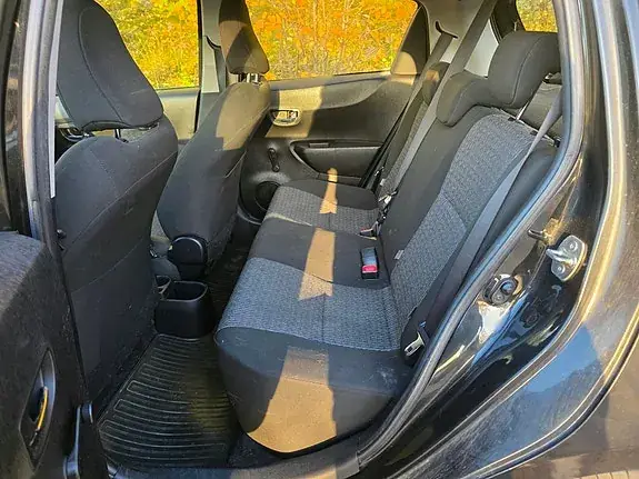 Toyota Yaris 2013 photo 4