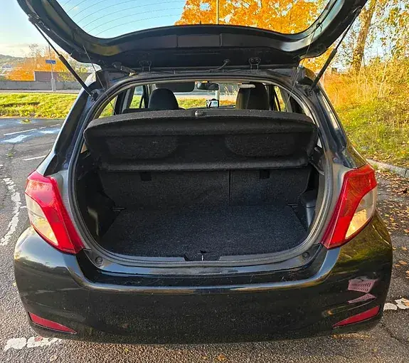 Toyota Yaris 2013 photo 3