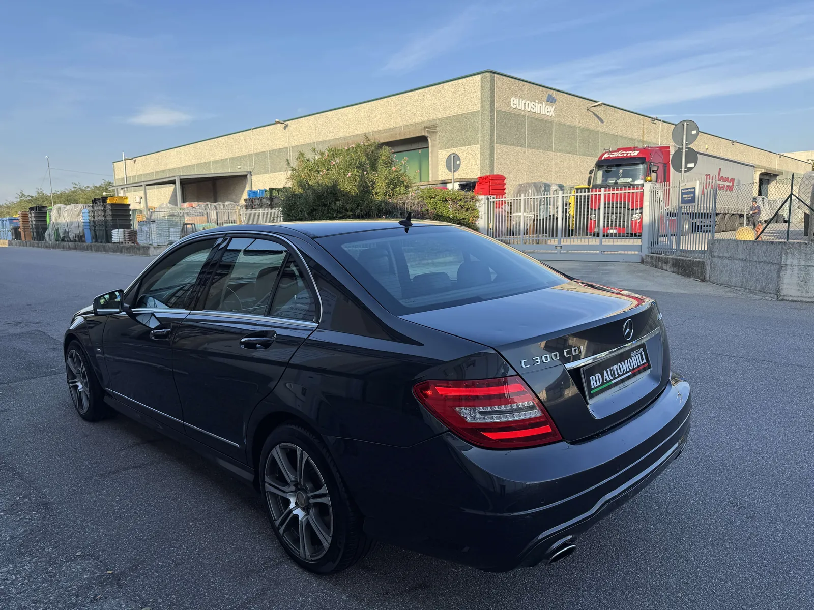 Mercedes-Benz C 300 2011 photo 5