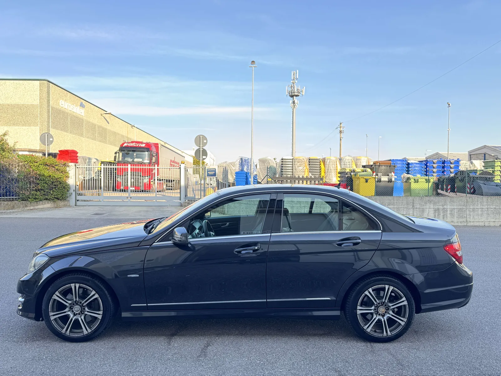 Mercedes-Benz C 300 2011 photo 4