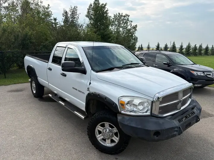Dodge Ram 3500 2006 photo 2