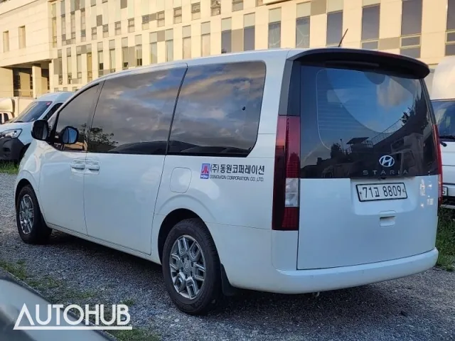 Hyundai Staria 2021 photo 4