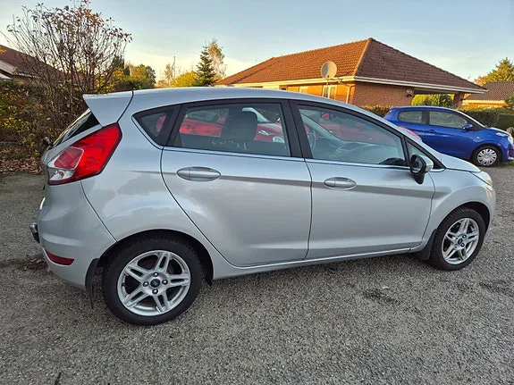 Ford Fiesta 2015 photo 5
