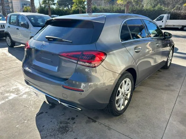 Mercedes-Benz A180 2018 photo 5