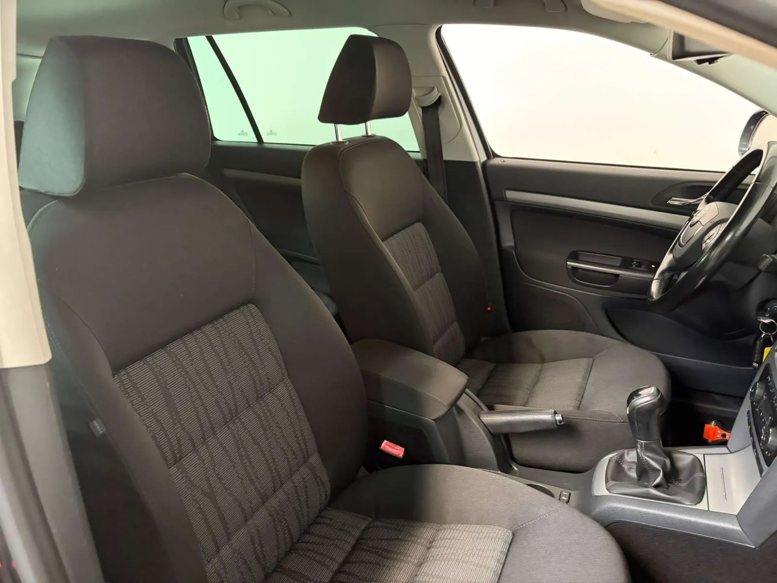 Skoda Octavia 2012 photo 5