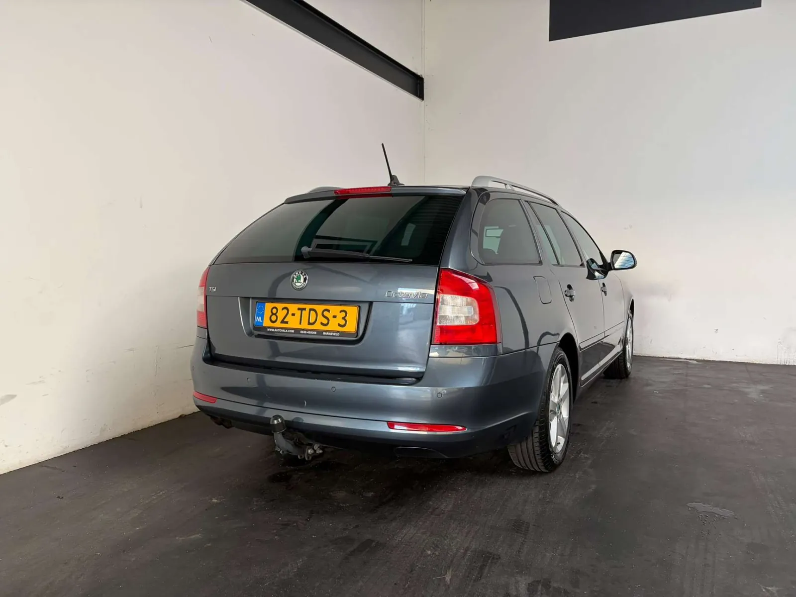 Skoda Octavia 2012 photo 2