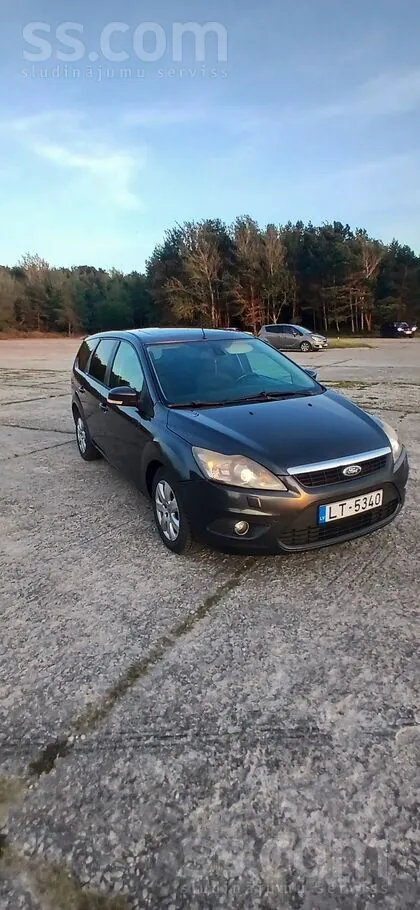 Ford Focus 2009 photo 2