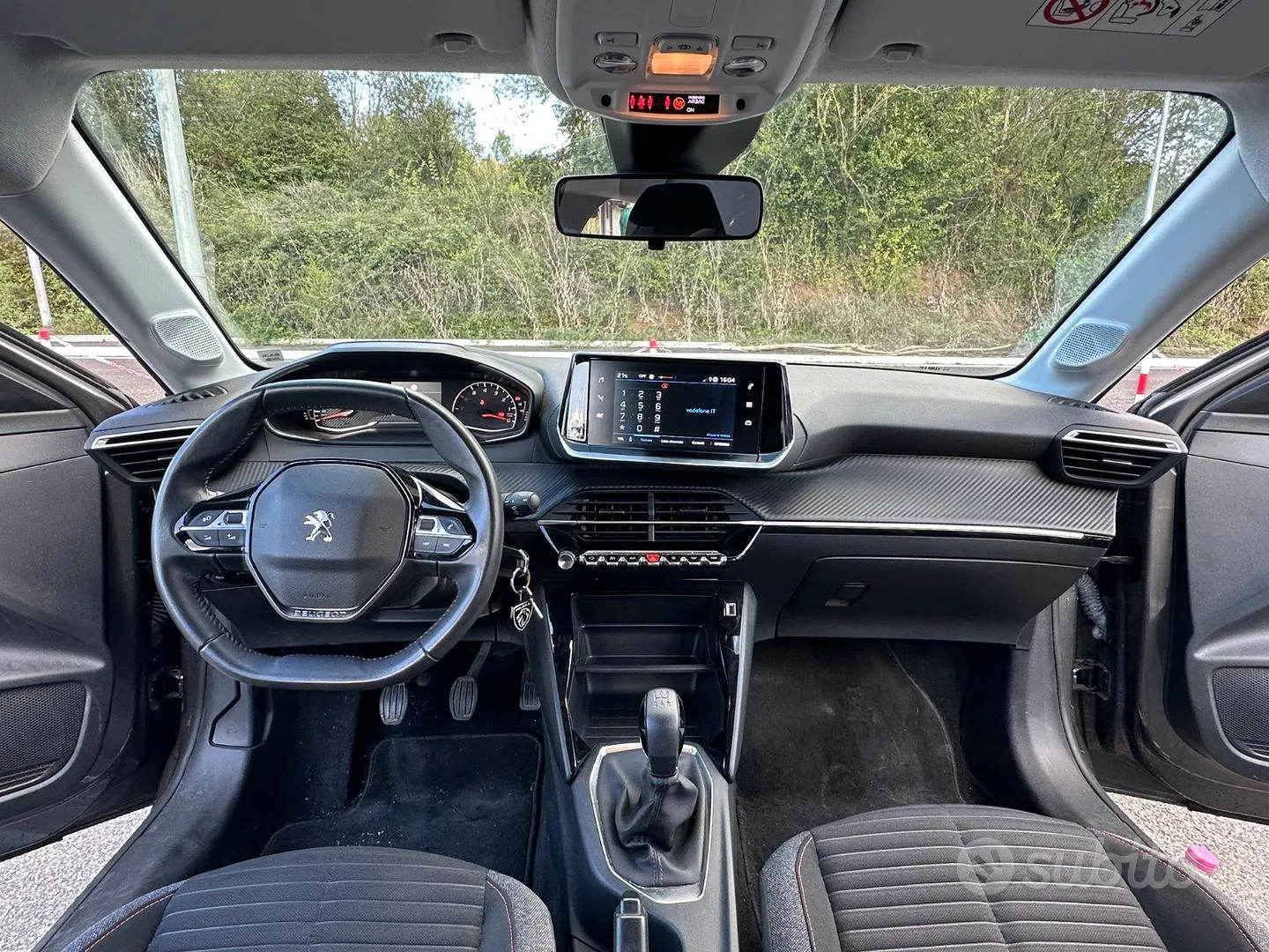 Peugeot 208 2023 photo 2