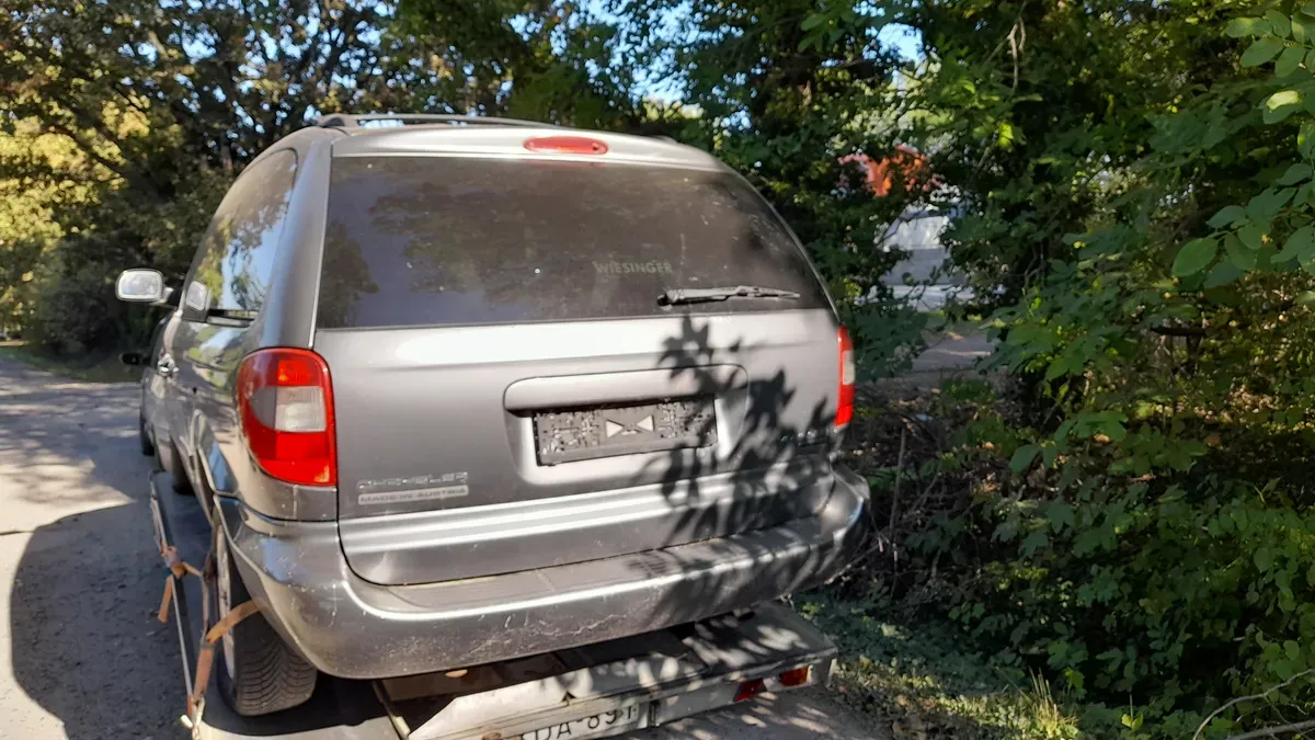 Chrysler Voyager 1999 photo 2