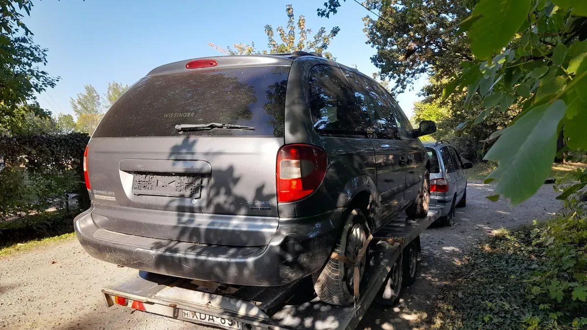 Chrysler Voyager 1999 photo 3