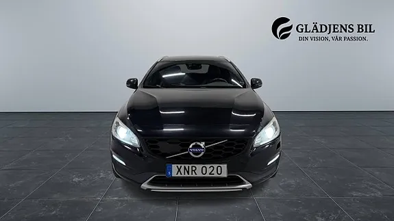Volvo V60 Cross Country 2016 photo 2