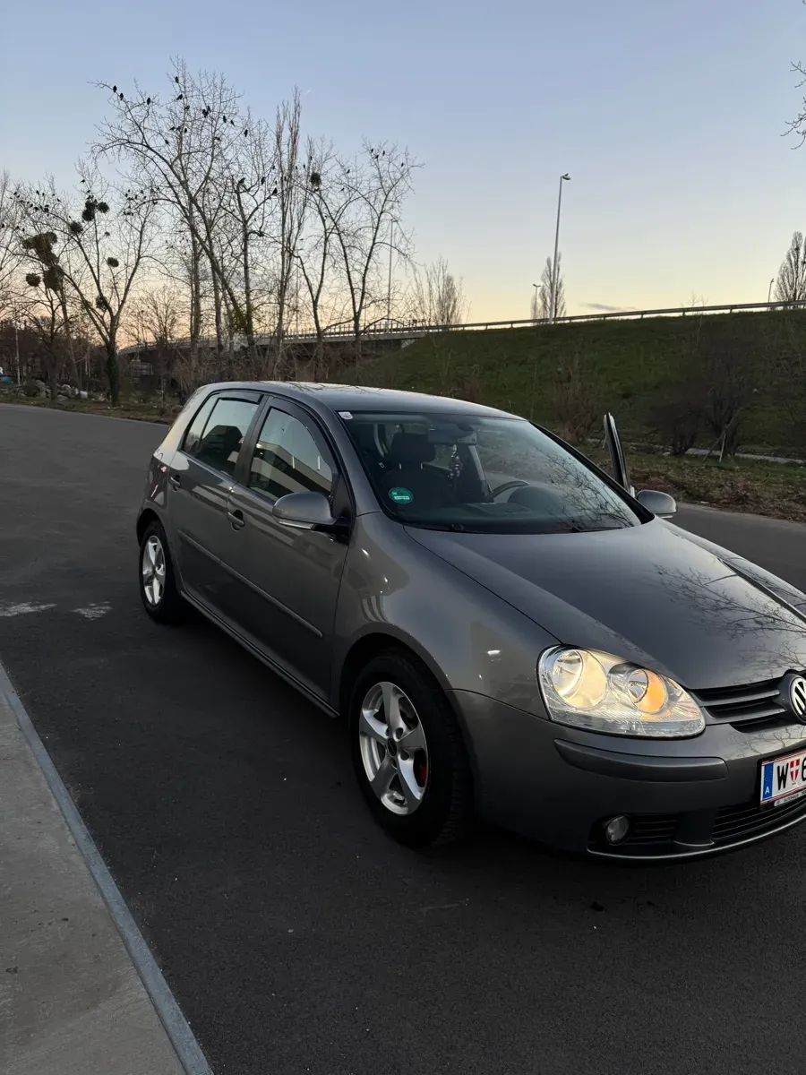 Volkswagen Golf 2005 photo 2