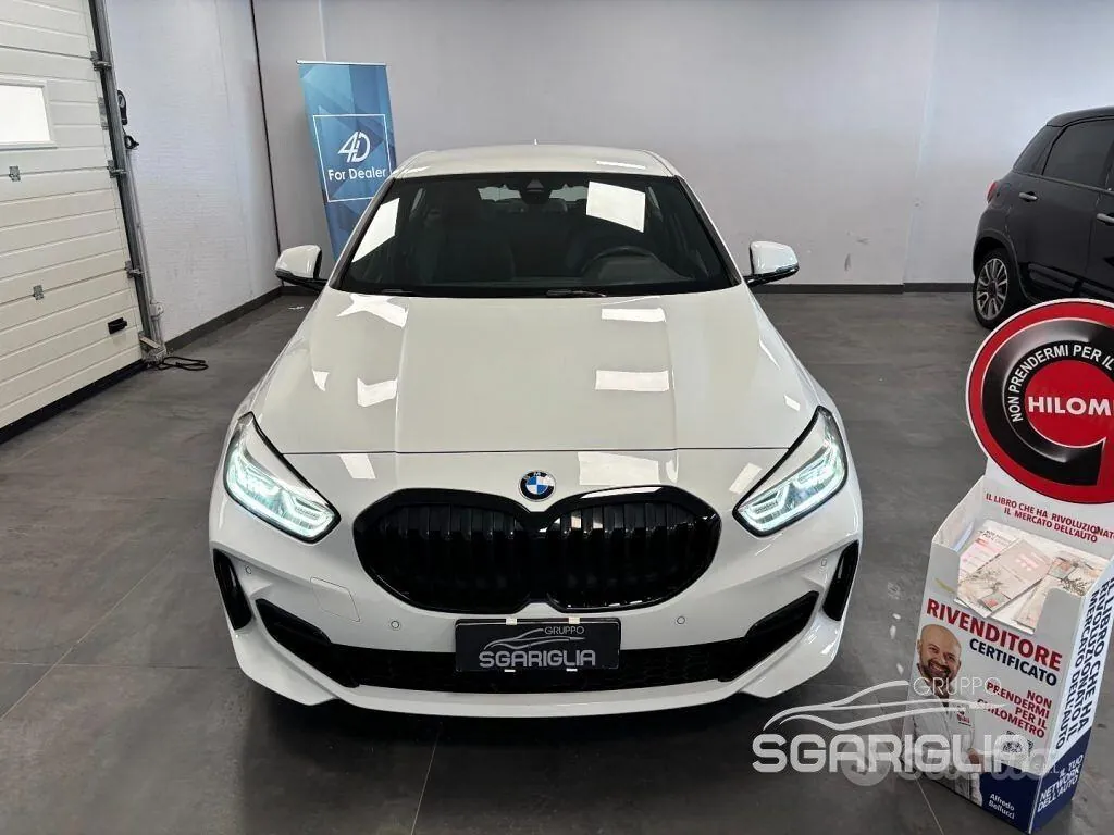 BMW 116D 2021 photo 2