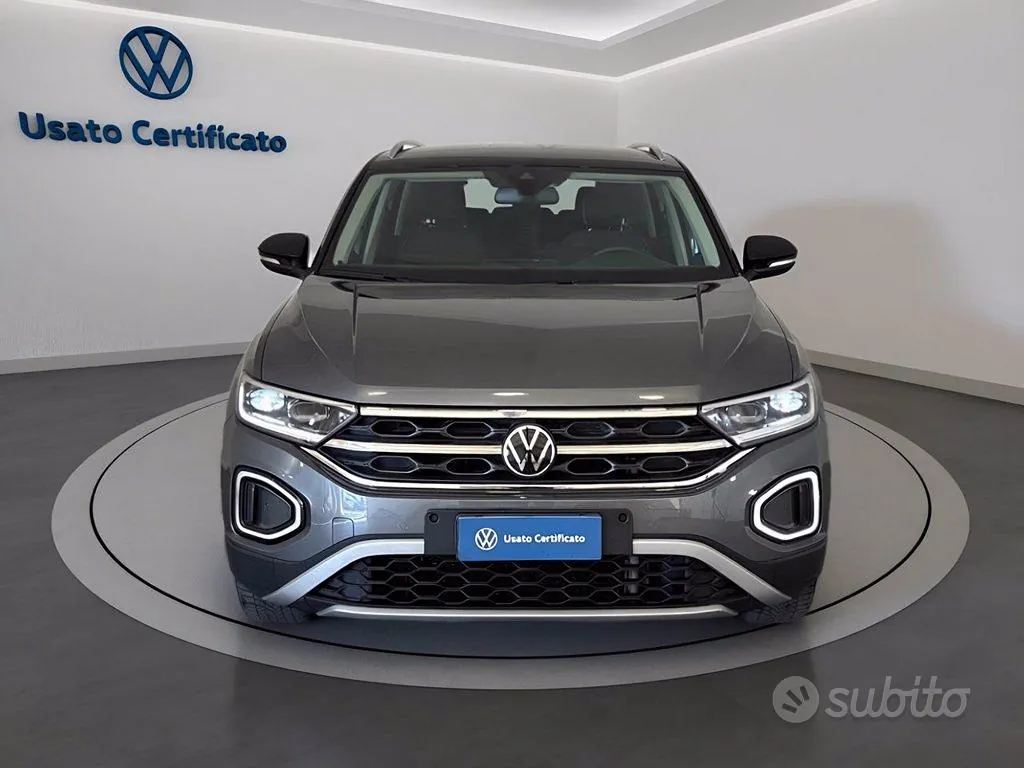 Volkswagen T-Roc 2023 photo 2