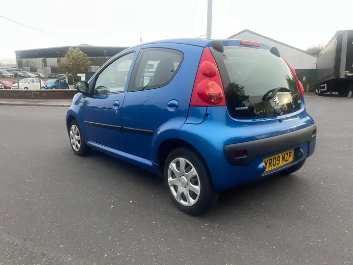 Peugeot 107 2009 photo 5