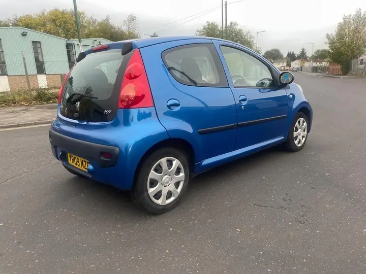 Peugeot 107 2009 photo 4