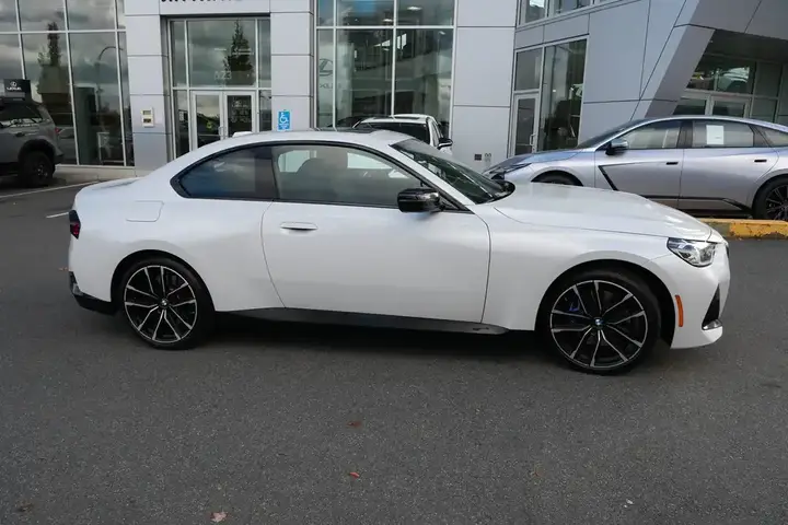 BMW 2 Series 2023 photo 2