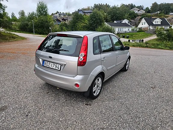 Ford Fiesta 2008 photo 3