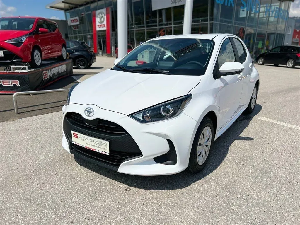 Toyota Yaris 2023 photo 3