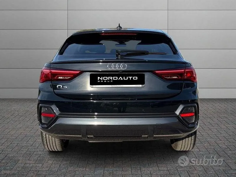 Audi Q3 2022 photo 3