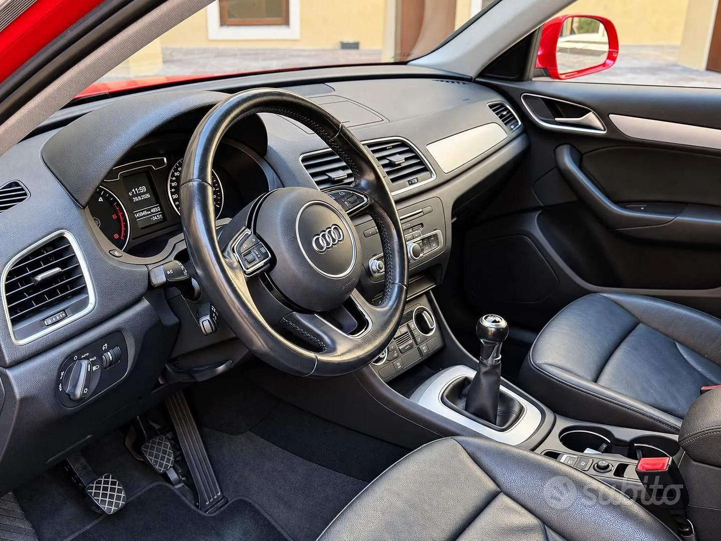 Audi Q3 2016 photo 2