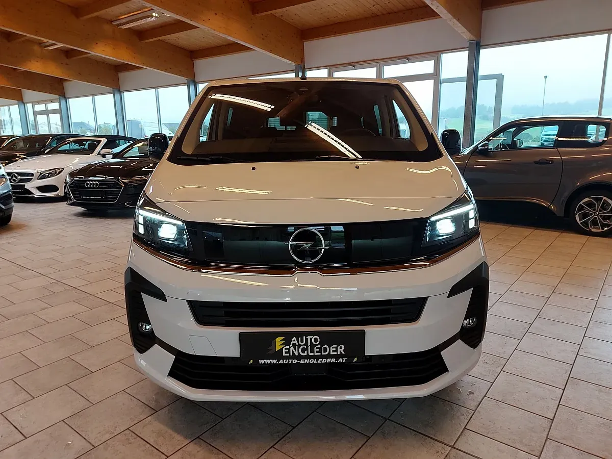 Opel Zafira 2024 photo 3