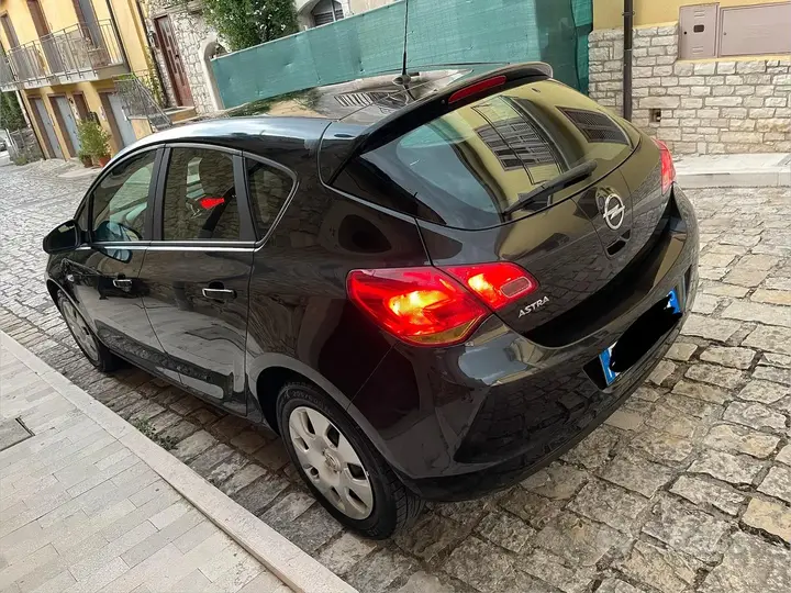 Opel Astra J