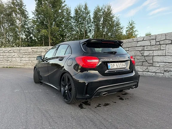 Mercedes-Benz A200 2015 photo 2