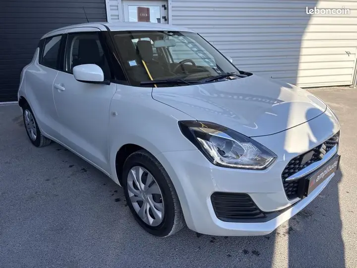 Suzuki Swift 2023 photo 3