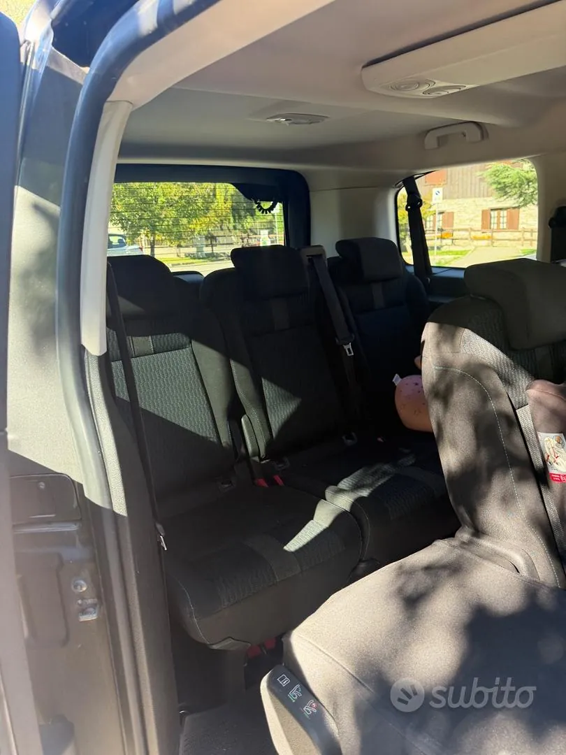 Peugeot Traveller 2017 photo 5