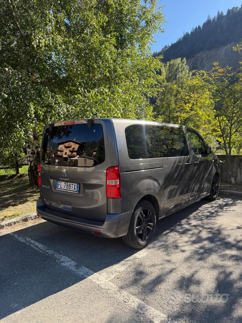 Peugeot Traveller