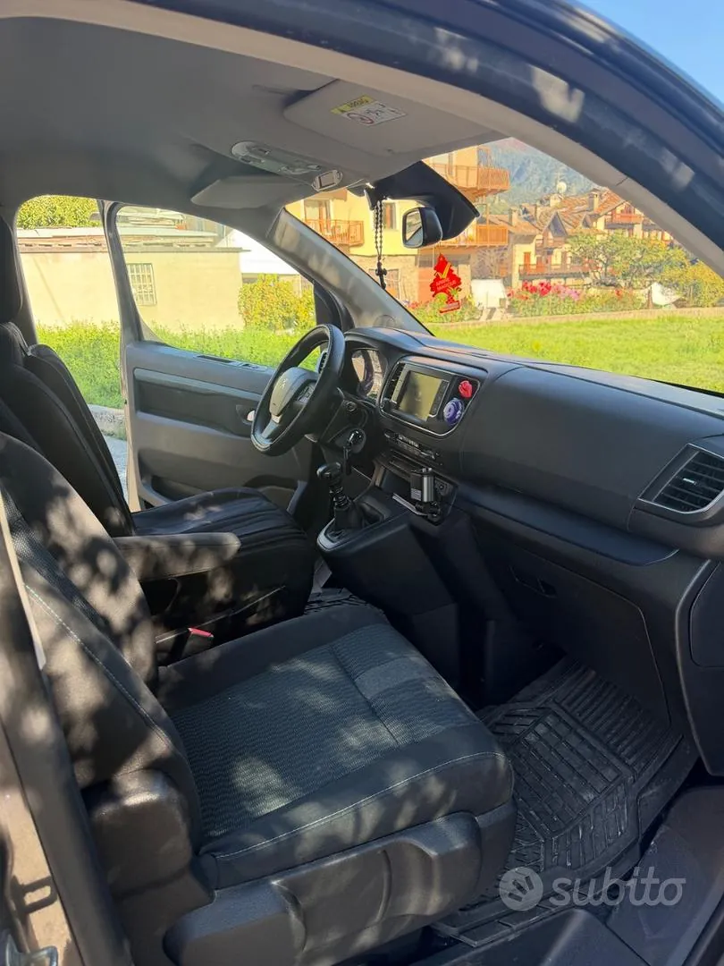 Peugeot Traveller 2017 photo 4