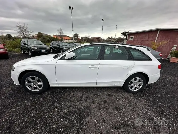 Audi A4 2010 photo 3