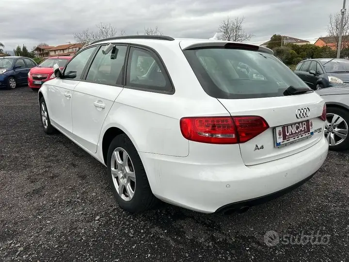 Audi A4 2010 photo 5