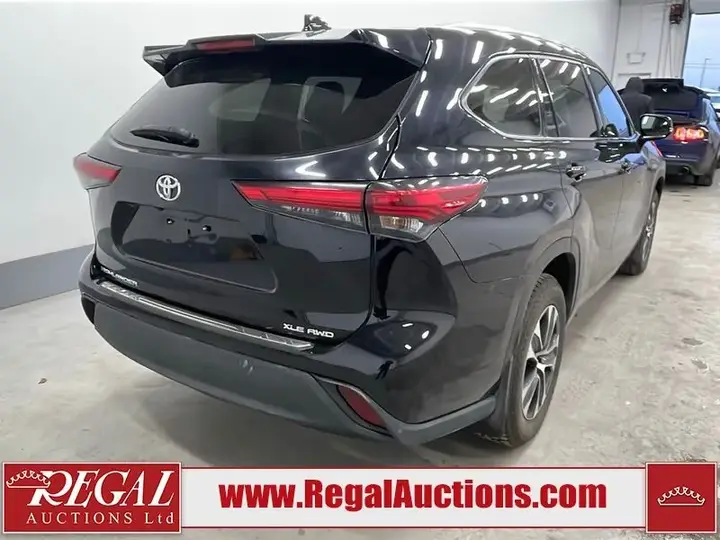 Toyota Highlander 2021 photo 3