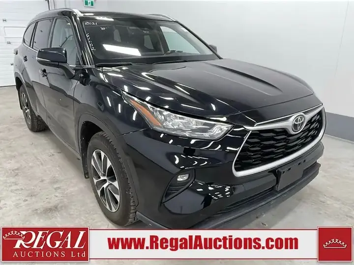 Toyota Highlander 2021 photo 2