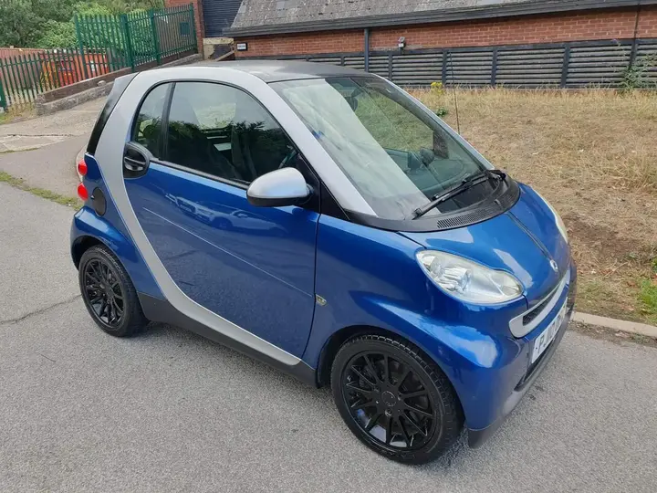 Smart Fortwo 2010 photo 2