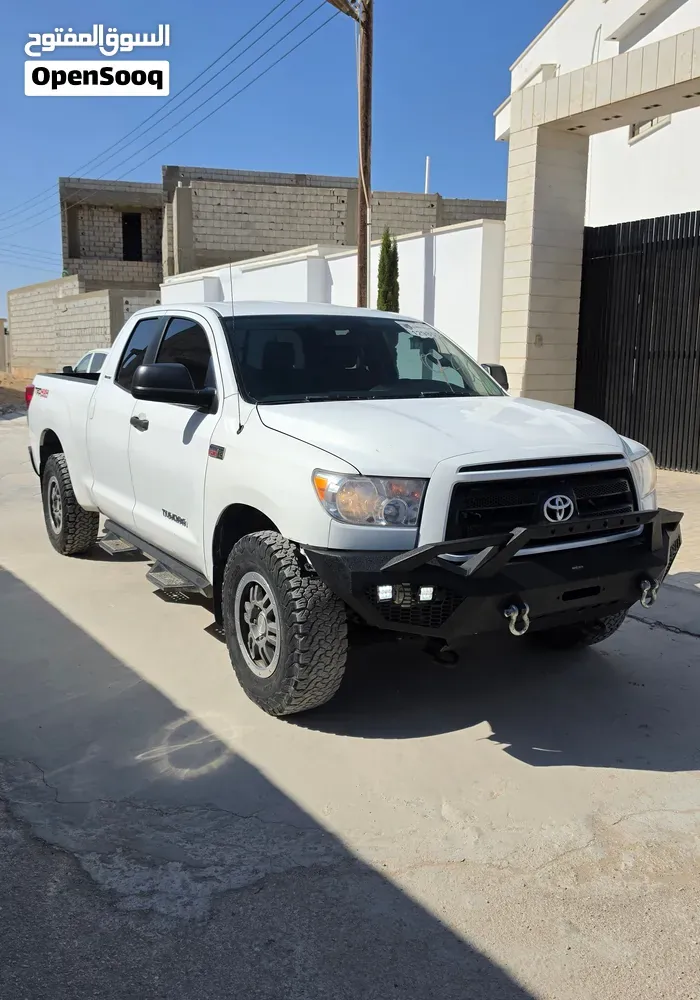 Toyota Tundra 2010 photo 2