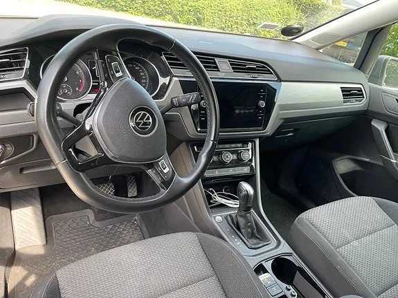 Volkswagen Touran 2021 photo 4