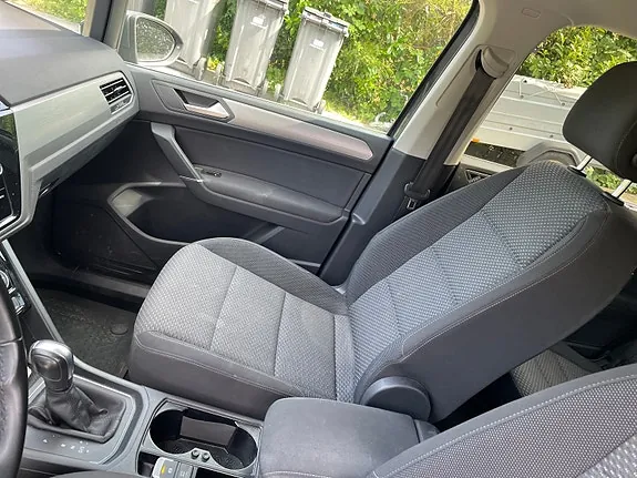 Volkswagen Touran 2021 photo 5