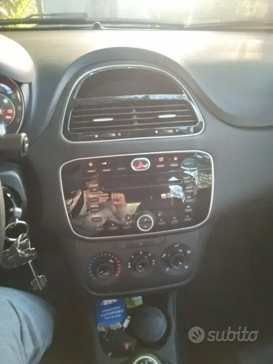 Fiat Grande Punto 2013 photo 2